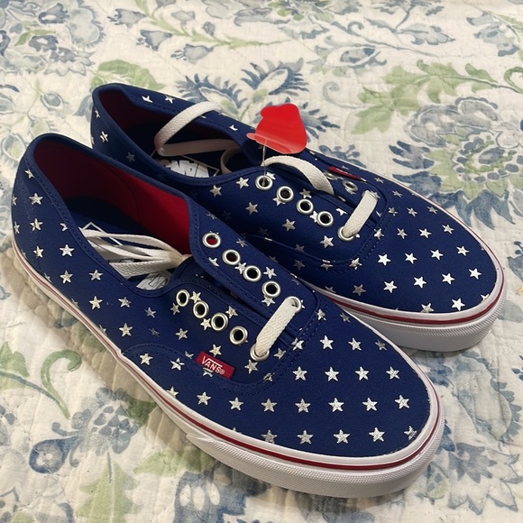 Vans Red and Blue Studded Stars size 9.5 - Picture 2 of 6
